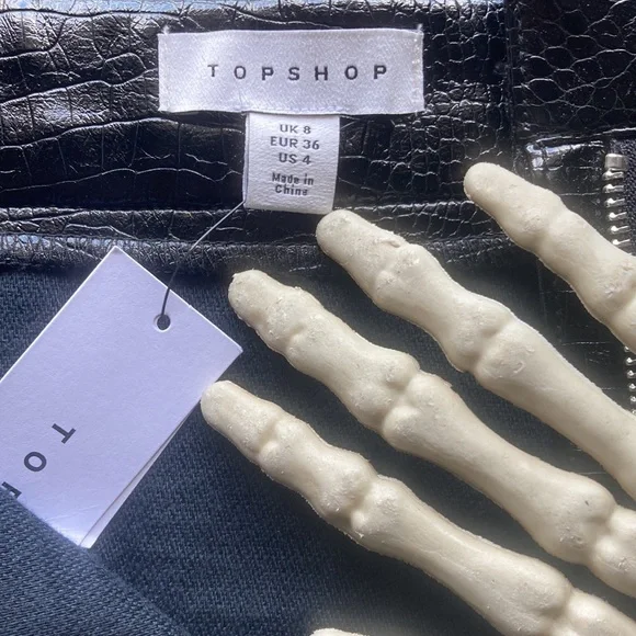 💋💀 SOLD 💀💋 NWT Topshop Lauren Croc Print Faux Leather Miniskirt ~ Size 4 - Picture 5 of 5